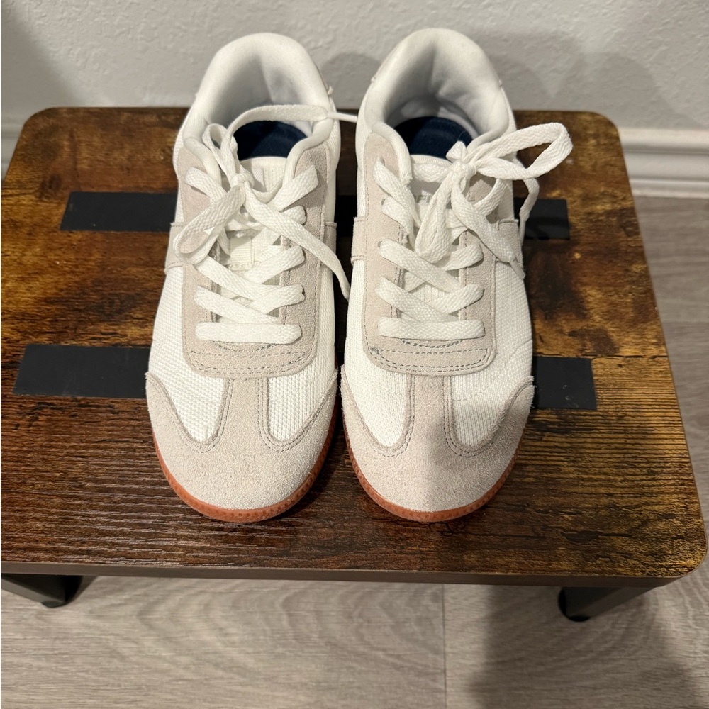 White UBFEN sneakers